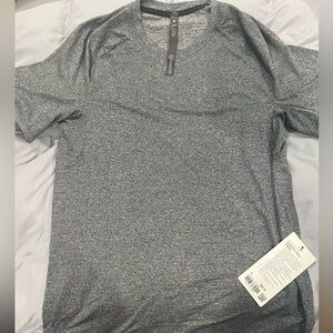 Brand new men’s lululemon shirt